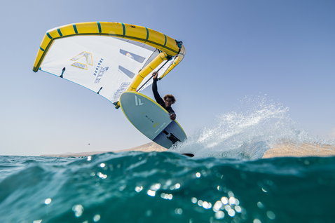 Duotone_Wing_Foiling_Slick-D/LAB_Action-Shots_3