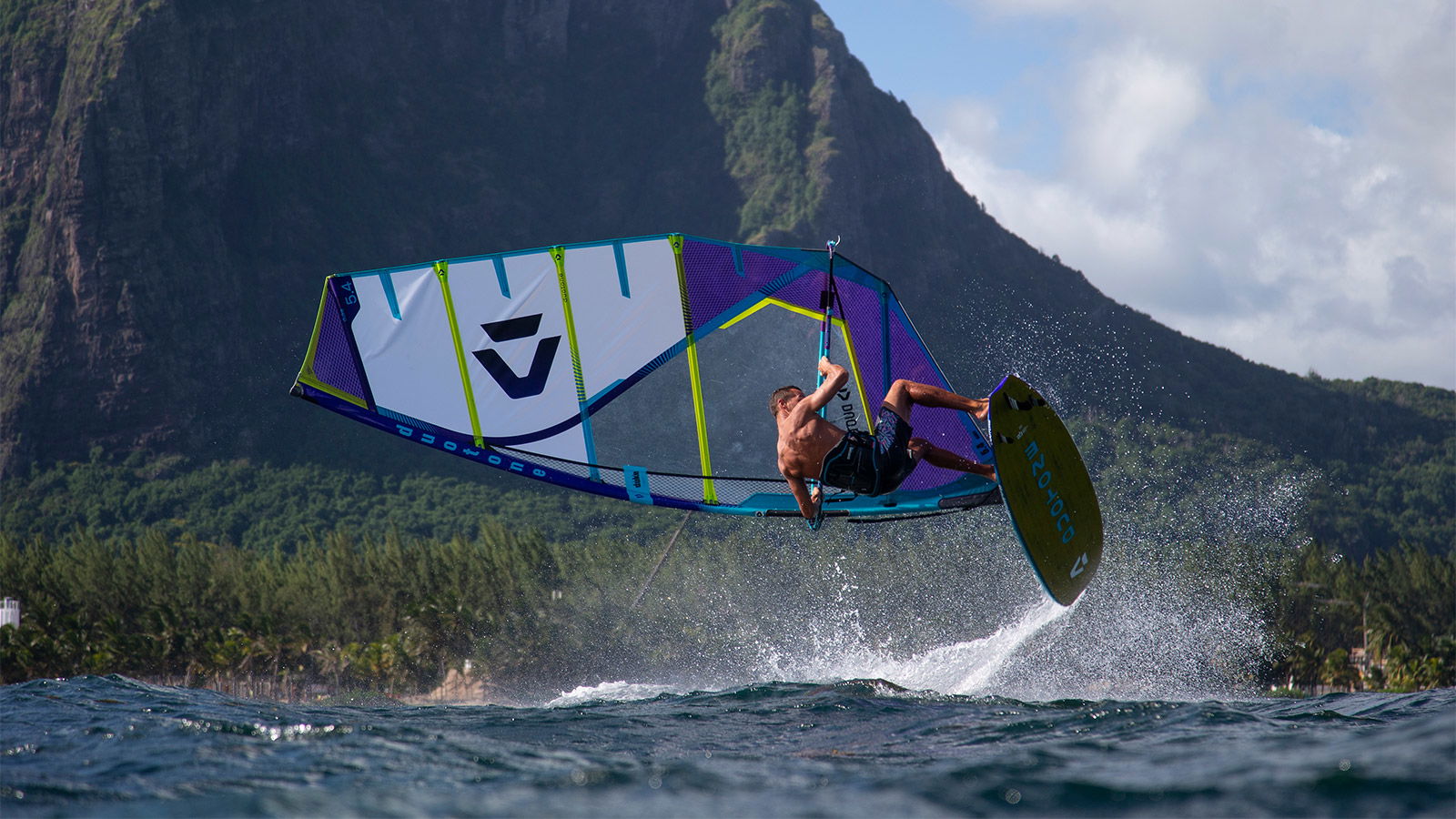 DUKE 2024 ᐅ Jump N'Ride sail | DUOTONE Windsurfing DUKE 2024 ᐅ Jump N'Ride sail | DUOTONE Windsurfing