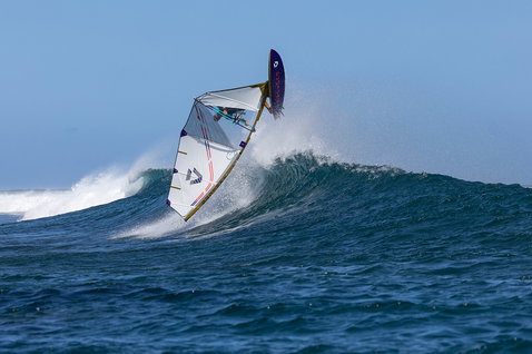 Duotone_Windsurfing_Super_Hero-SLS_Action-Shots_2