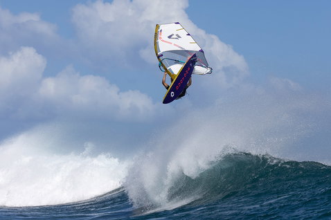 Duotone_Windsurfing_Super_Hero-SLS_Action-Shots_3
