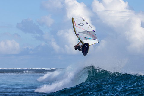 Duotone_Windsurfing_Super_Hero-SLS_Action-Shots_6