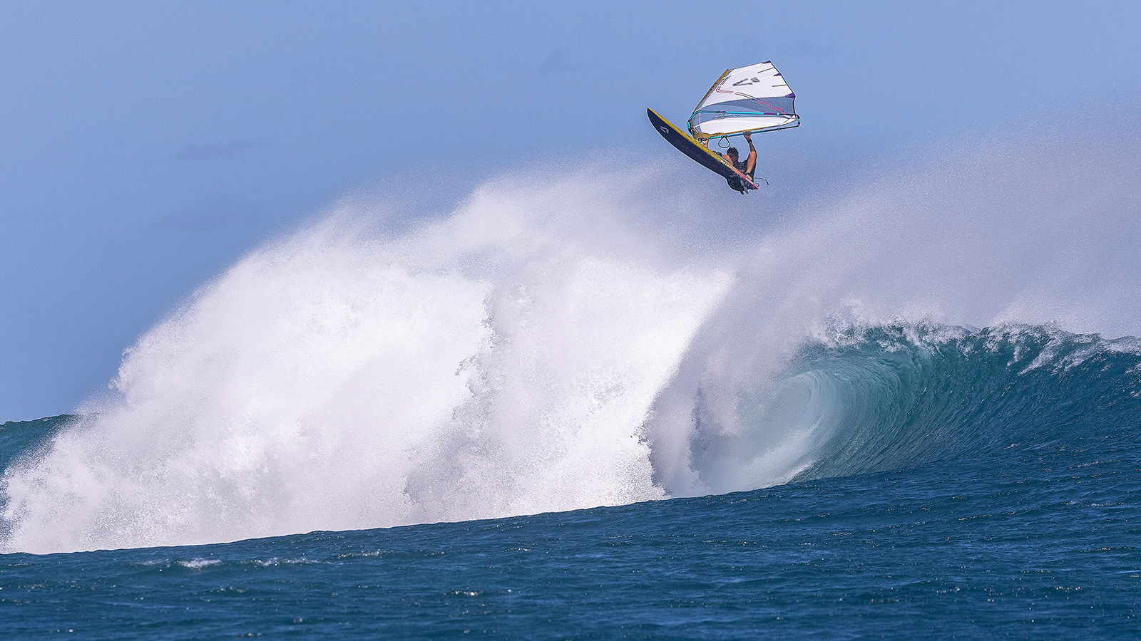 Super_Hero SLS 2024 ᐅ high-end wave sail | DUOTONE Windsurfing