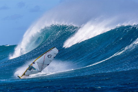 Duotone_Windsurfing_Super_Hero-SLS_Action-Shots_10