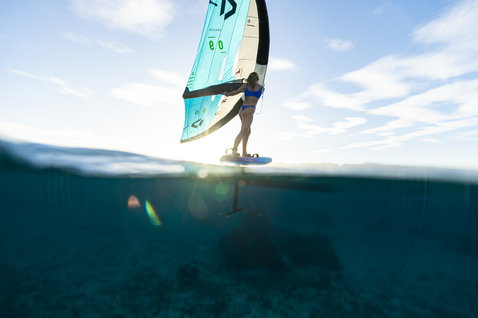 Duotone_Wing_Foiling_Sky-Free_Action-Shots_1