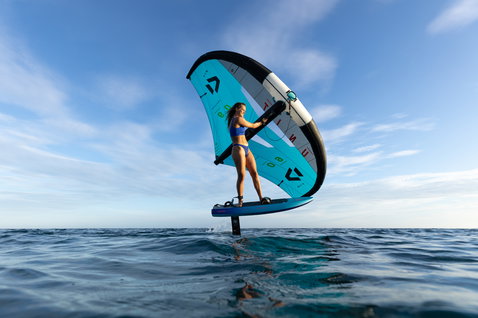Duotone_Wing_Foiling_Sky-Free_Action-Shots_2