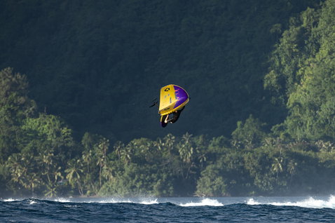 Duotone_Wing_Foiling_Sky-Style-SLS_Action-Shots_6