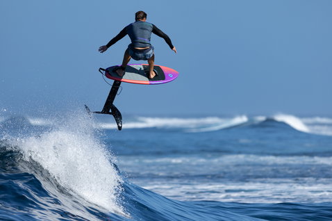 Duotone_Wing_Foiling_Sky-Surf-SLS_Action-Shots_7