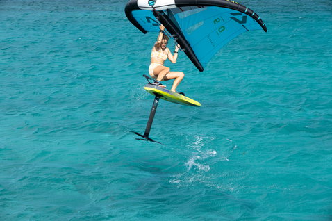 Duotone_Wing_Foiling_Wing-Set-Aero-Glide-SLS_Action-Shots_5