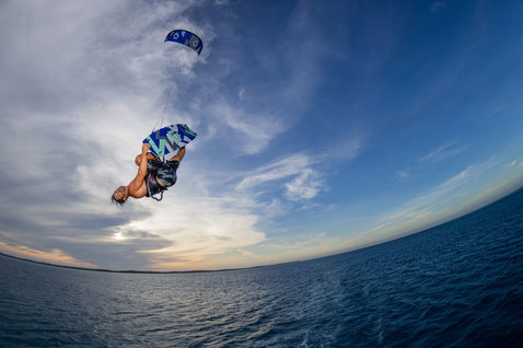 Duotone Jaime SLS twin-tip kiteboard during kitesurfing on the open ocean