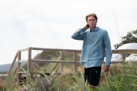 Duotone Apparel Breeze LS long sleeve shirt unisex in blue fog in a rural outdoor field