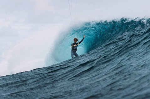 Duotone Neo LEI kite during wave riding in large barreling waves in the open ocean