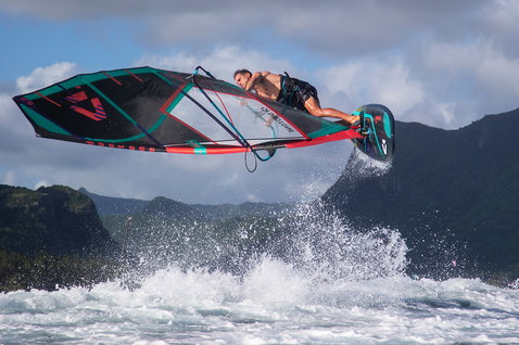 Duotone_Windsurfing_Idol-LTD_Action-Shots_7