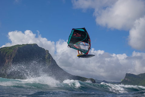 Duotone_Windsurfing_Idol-LTD_Action-Shots_6