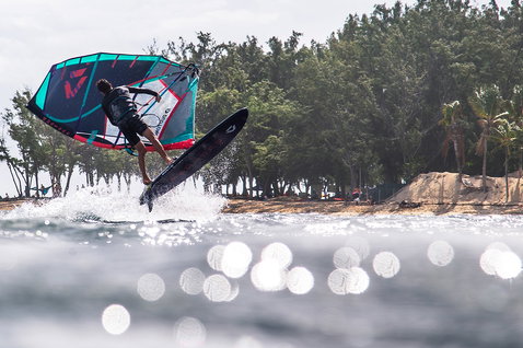 Duotone_Windsurfing_Idol-LTD_Action-Shots_8