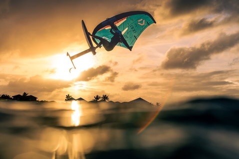 Duotone_Wing_Foiling_Slick_Action-Shots_1