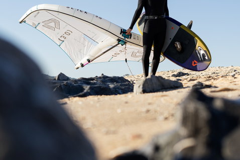 Duotone_Wing_Foiling_Slick-Concept-Blue_Action-Shots_9