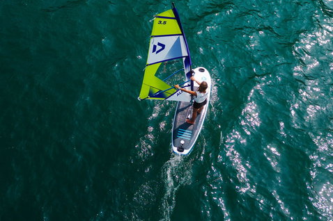 Duotone Viper HD planche de windsurf lors de la planche à voile en eau libre