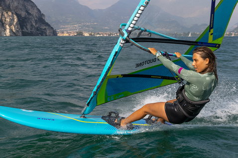 Duotone Eagle SLS windsurf board during freeride windsurfing on Lake Garda