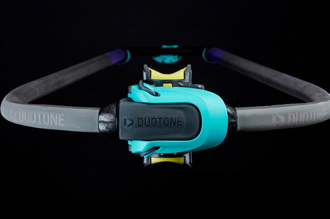 Duotone Platinum Series AERO 3.0 boom 140–200 cm and 190–250 cm in black and cyan