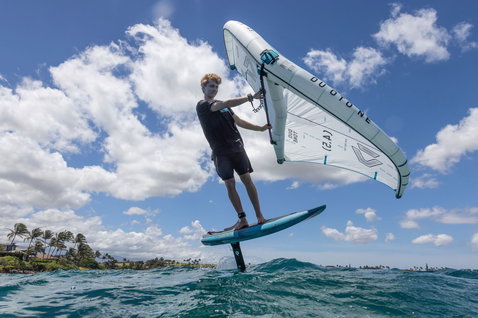 Duotone_Wing_Foiling_Skybrid-SLS_Action-Shots_3