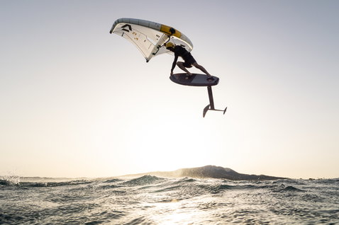 Duotone_Wing_Foiling_Sky-Style-SLS_Action-Shots_13