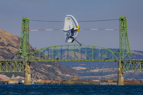 Duotone_Wing_Foiling_Unit-SLS-Concept-Blue_Action-Shots_14