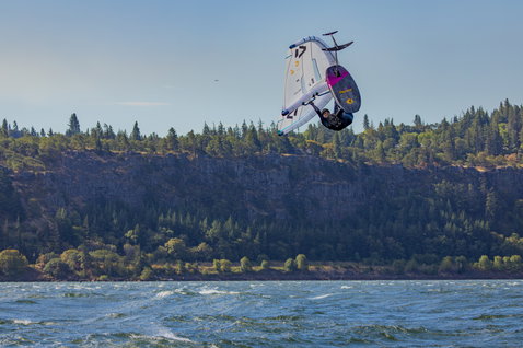 Duotone_Wing_Foiling_Sky-Style-SLS_Action-Shots_17