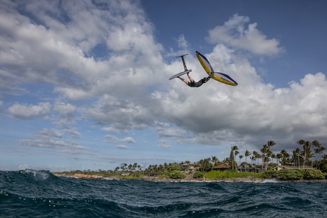 Duotone_Wing_Foiling_Mast-Slim-2.0-D/LAB_Action-Shots_2