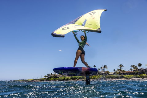 Duotone_Wing_Foiling_Wing-Set-Glide-2.0-SLS_Action-Shots_3