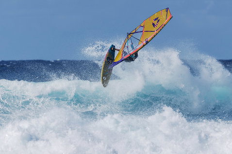 Duotone_Windsurfing_Super_Hero_Action-Shots_12