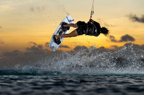 Duotone Soleil Concept Blue twin-tip kiteboard during kitesurfing on the ocean