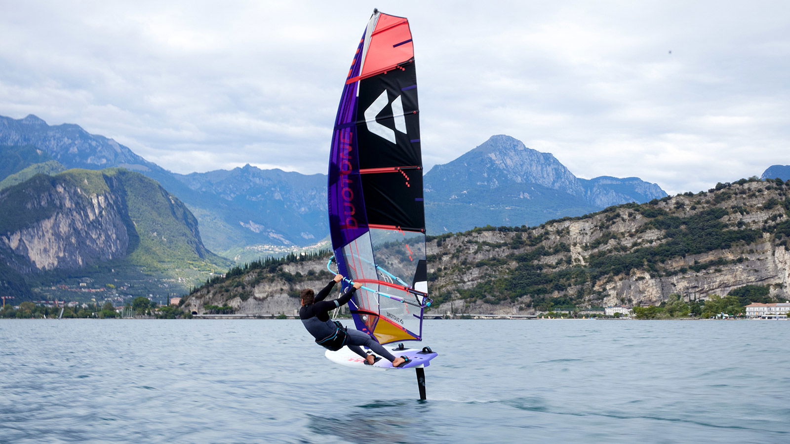 WARP_FOIL 20.25 ᐅ foil racing sail | DUOTONE Windsurfing