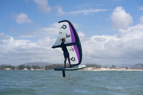 Duotone_Wing_Foiling_Skybrid-Air_Action-Shots_11