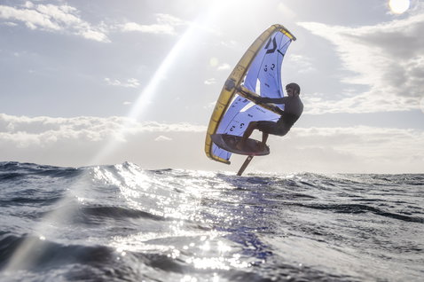 Duotone_Wing_Foiling_Wing-Set-Blitz-D/LAB_Action-Shots_8