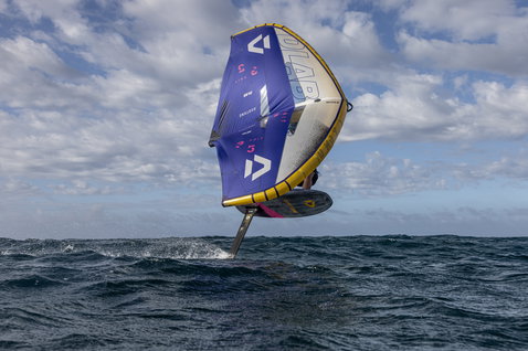 Duotone_Wing_Foiling_Wing-Set-Blitz-D/LAB_Action-Shots_5