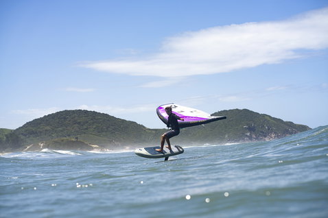 Duotone_Wing_Foiling_Front-Wing-Carve-3.0-SLS_Action-Shots_1