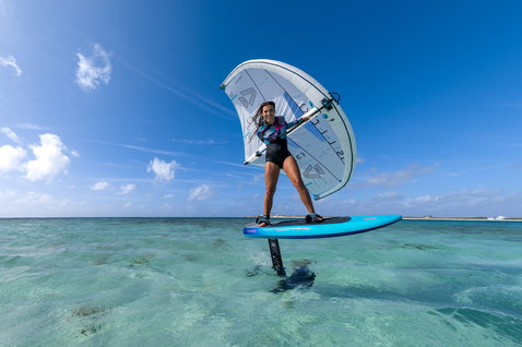 Duotone_Wing_Foiling_Wing-Set-Lift_Action-Shots_2
