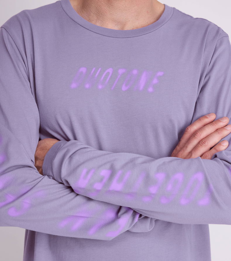 Duotone_Apparel_Longsleeve-Originals-Graphic-unisex_Model-Pictures_8