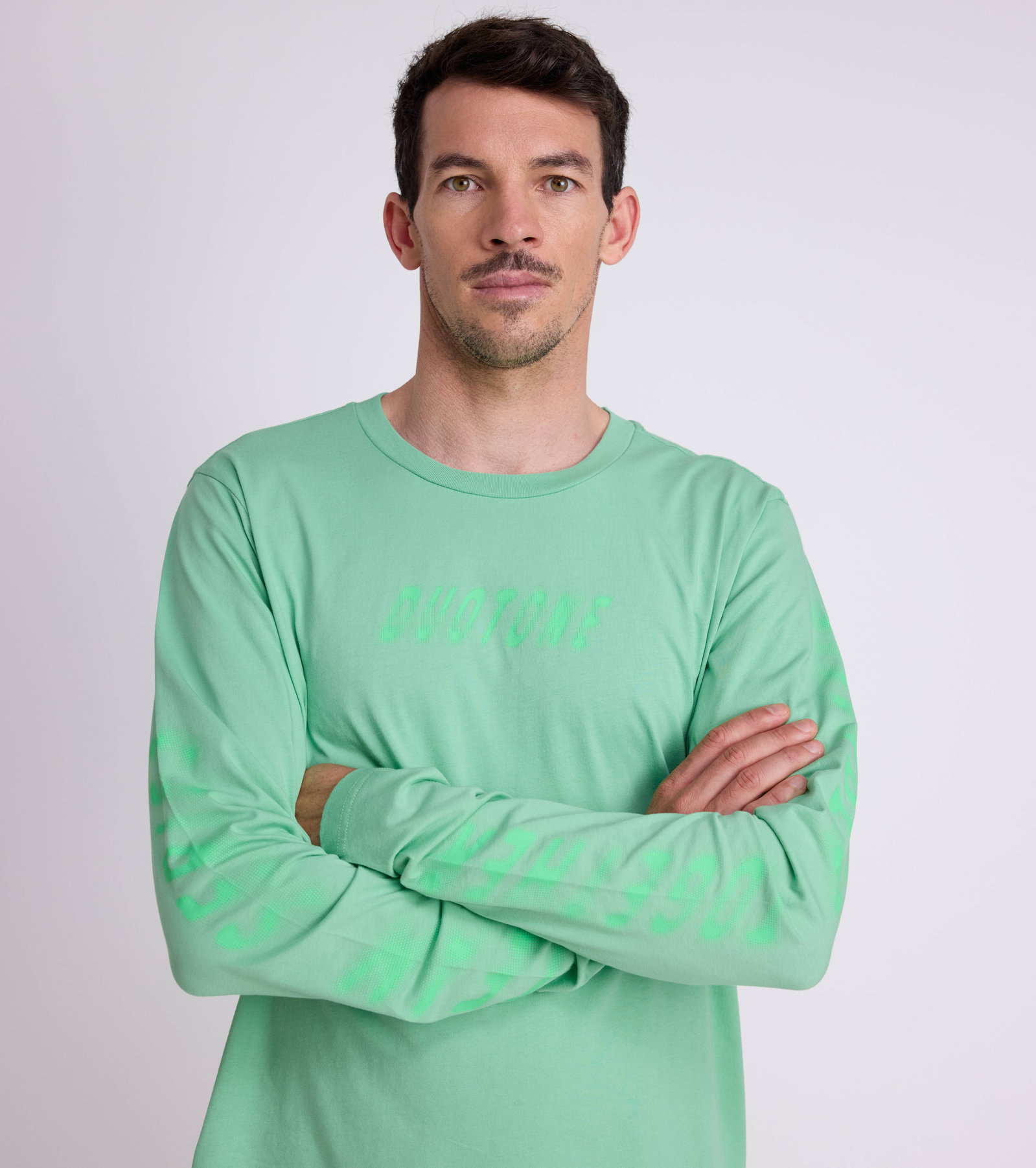 Tee LS Originals Graphic: Stylish Unisex Clothing for Relaxed Comfort