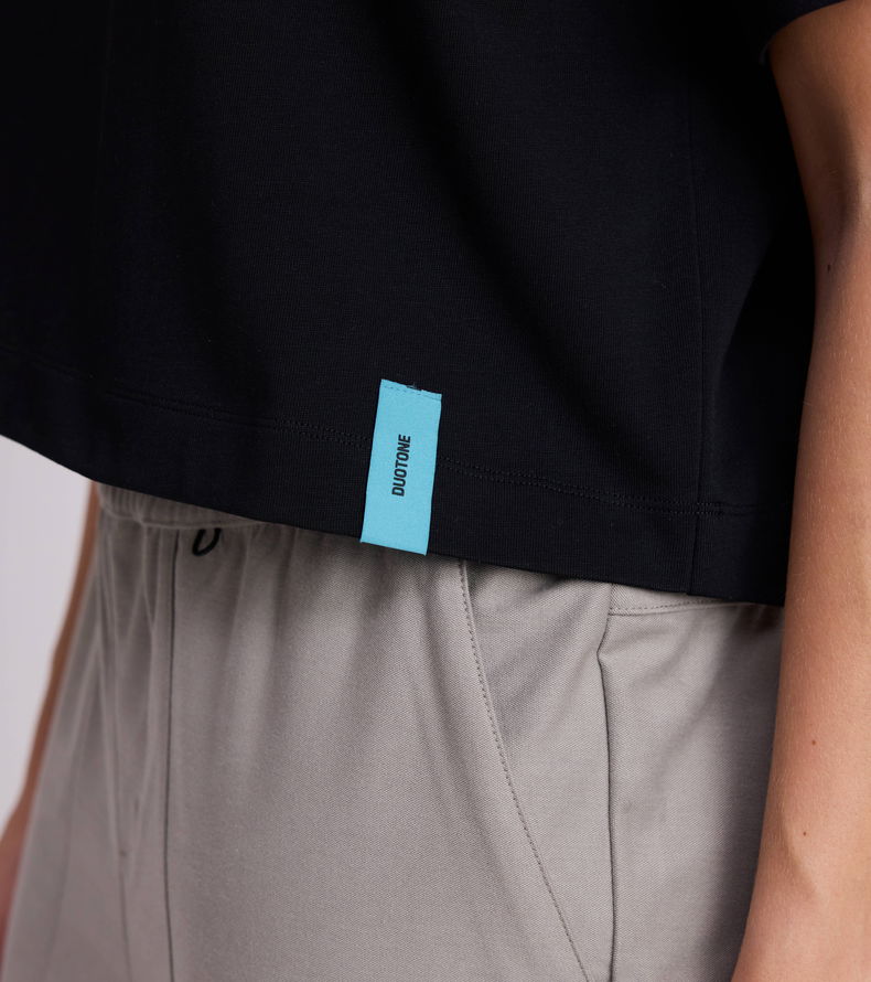 Duotone_Apparel_T-Shirt-Signature-Originals-womens_Model-Pictures_2
