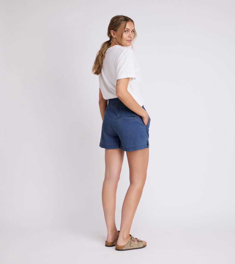 Duotone_Apparel_Shorts-True-women_Model-Pictures_4