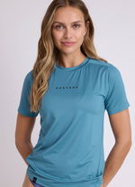 Duotone_Apparel_Wetshirt-women_Model-Pictures_1