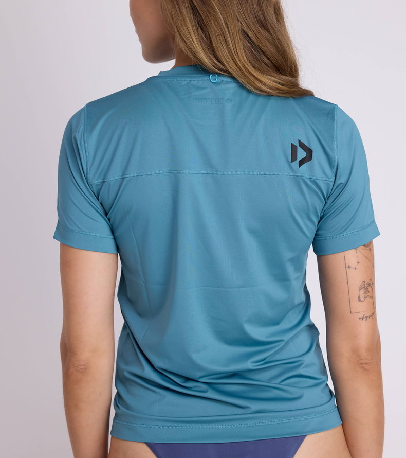 Duotone_Apparel_Wetshirt-women_Model-Pictures_4