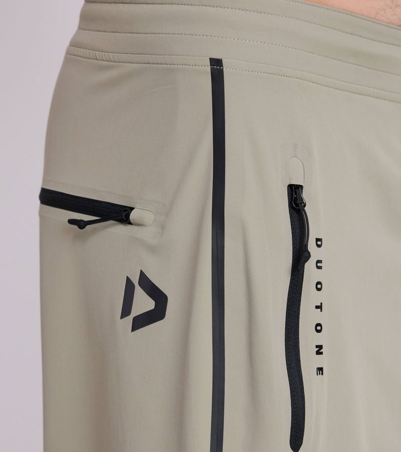 Duotone_Apparel_Boardshorts-Tech-19inch-men_Model-Pictures_3