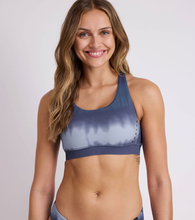 Duotone_Apparel_Bikini-Top-Active-women_Model-Pictures_6