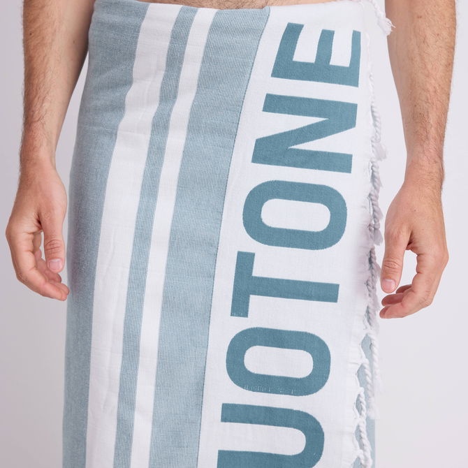Duotone_Apparel_Towel-Logo_Model-Pictures_3