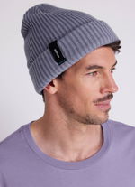 Duotone_Apparel_Beanie-Duotone-Logo_Model-Pictures_4