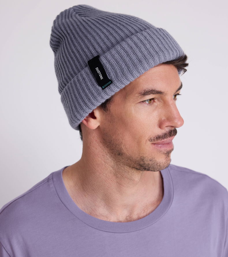 Duotone_Apparel_Beanie-Duotone-Logo_Model-Pictures_4