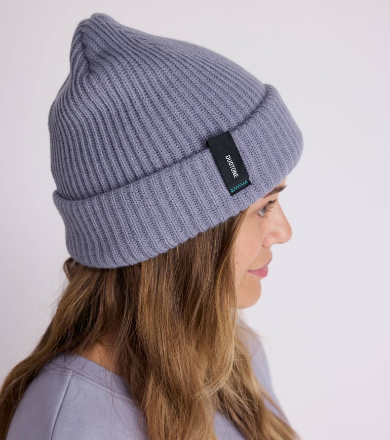 Duotone_Apparel_Beanie-Duotone-Logo_Model-Pictures_6