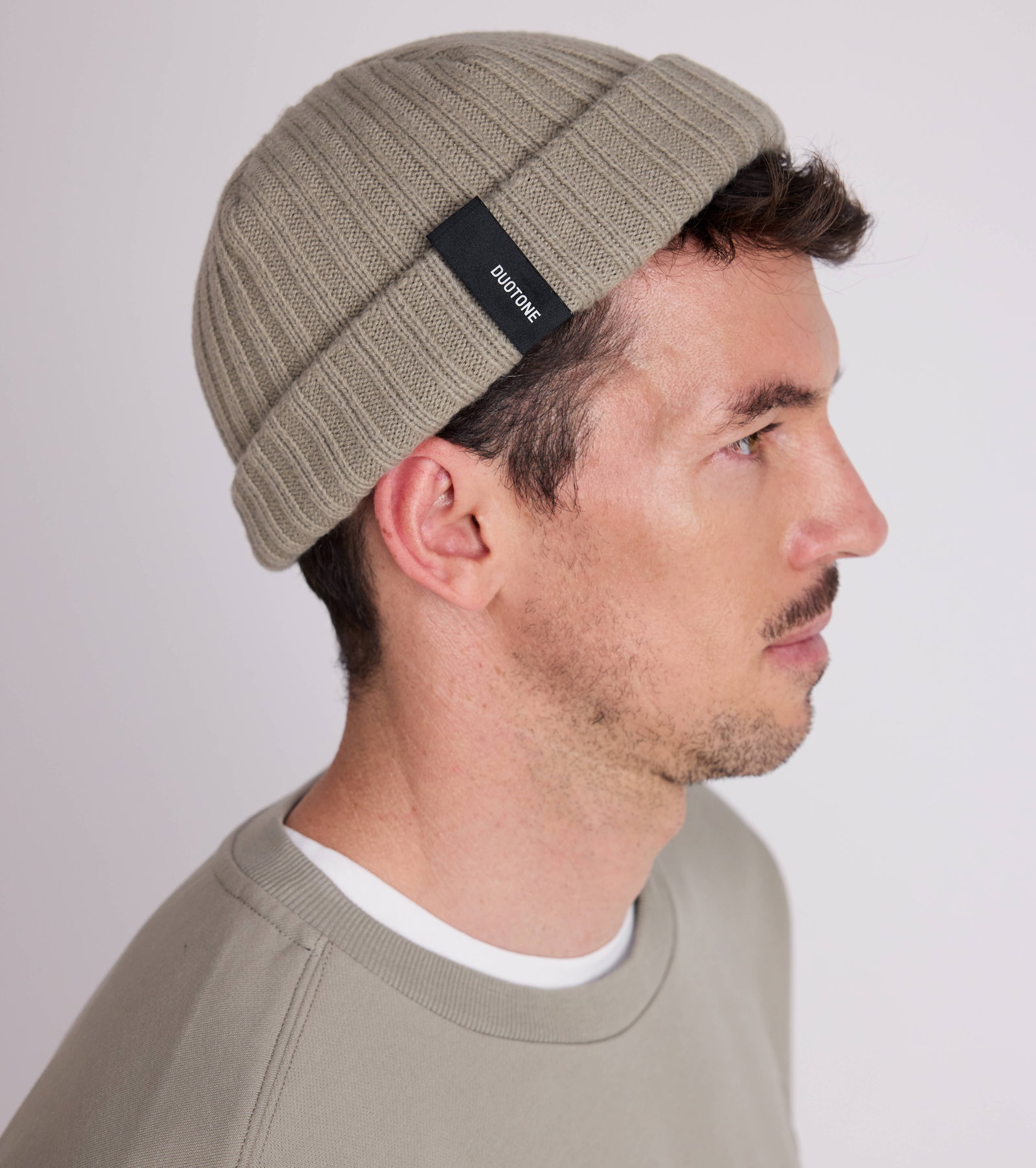Classic Seaman-Style Beanie: Timeless Unisex Apparel for Cold Weather